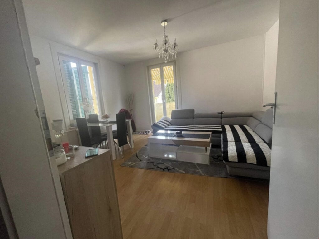 3,5 Zimmerwohnung in Busswil zu vermieten – Wohnzimmer
